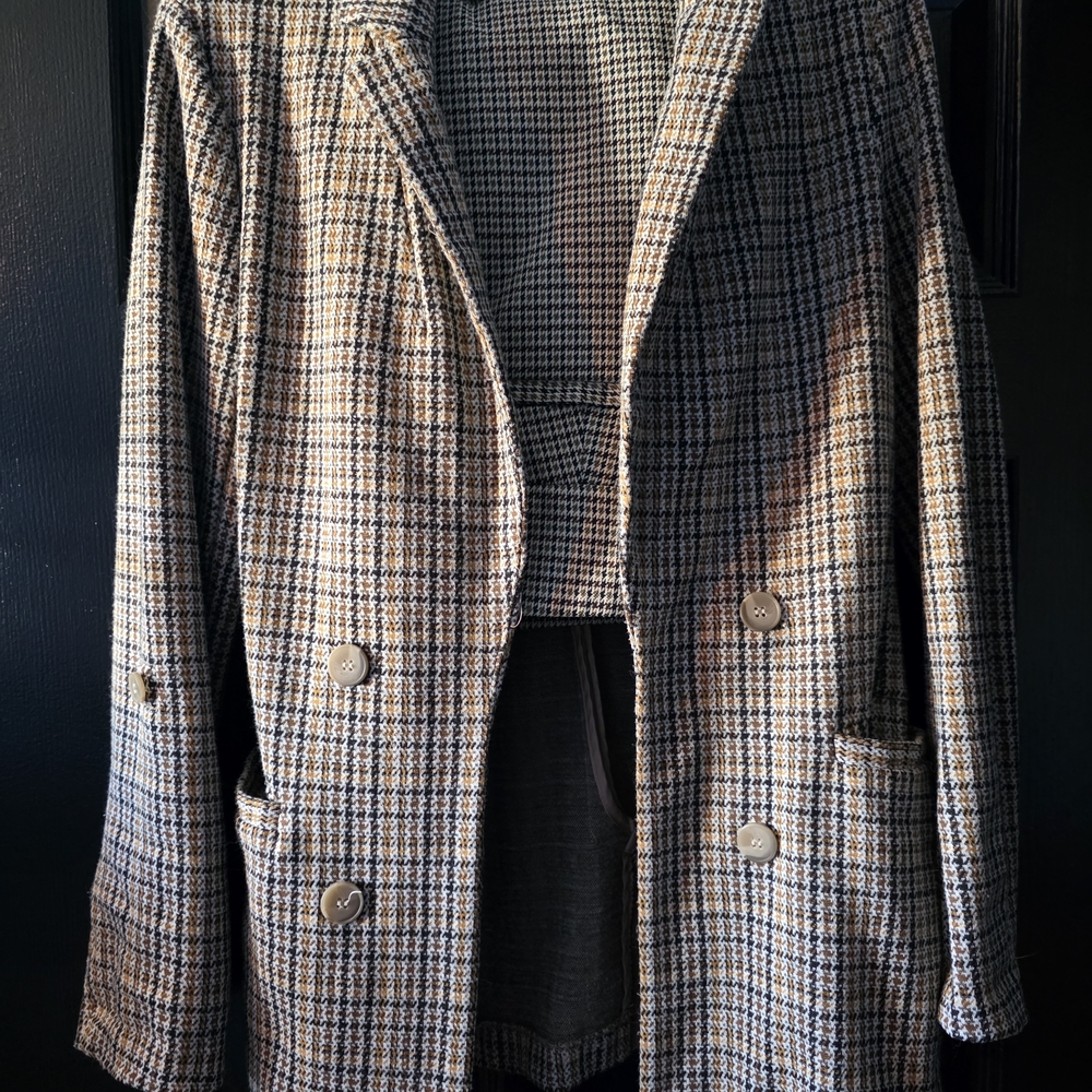 Suzy Shier Classic Plaid Blazer